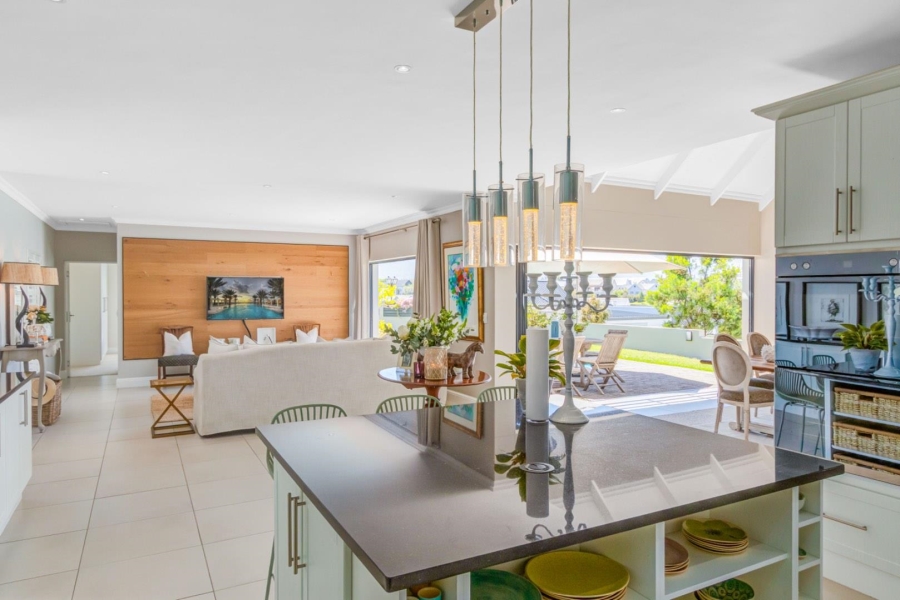 5 Bedroom Property for Sale in Kingswood Golf Estate Western Cape